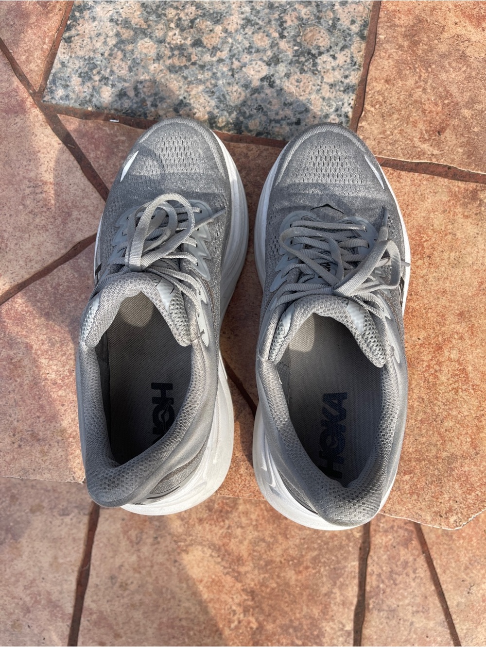 Hoka Men Light Gray Athletic Running Shoes with White Midsole size 10 2E Wide - Picture 2 of 4